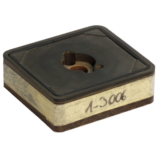 VENTOSA AUTOESCLUDENTE 100X90X31,5 (CROWN) |